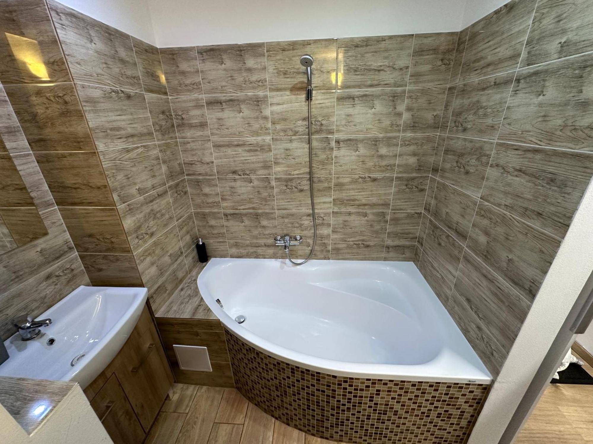 Apartman Bb-Centrum1 Μπάνσκα Μπίστριτσα Εξωτερικό φωτογραφία